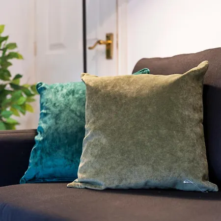 Applin House - 5 Bedroom Contractor - Sleeps 10 - Parking & Wi-fi Bristol