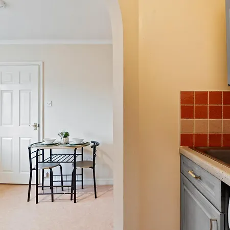 Applin House - 5 Bedroom Contractor - Sleeps 10 - Parking & Wi-fi Ferienhaus Bristol