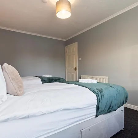Applin House - 5 Bedroom Contractor - Sleeps 10 - Parking & Wi-fi Ferienhaus Bristol