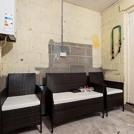 Ferienhaus Applin House - 5 Bedroom Contractor - Sleeps 10 - Parking & Wi-fi
