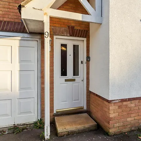 Ferienhaus Applin House - 5 Bedroom Contractor - Sleeps 10 - Parking & Wi-fi
