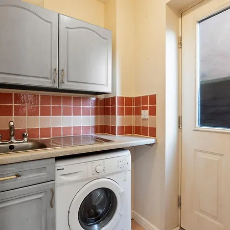 Ferienhaus Applin House - 5 Bedroom Contractor - Sleeps 10 - Parking & Wi-fi *