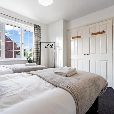 Applin House - 5 Bedroom Contractor - Sleeps 10 - Parking & Wi-fi Ferienhaus Bristol