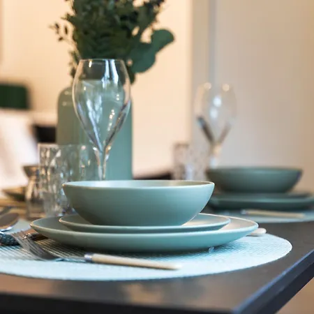 Applin House - 5 Bedroom Contractor - Sleeps 10 - Parking & Wi-fi Ferienhaus *