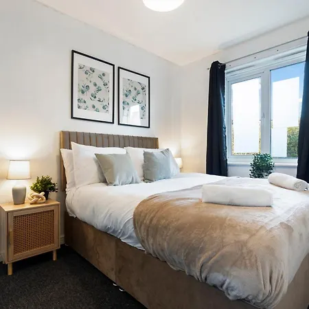Дом отдыха Applin House - 5 Bedroom Contractor - Sleeps 10 - Parking & Wi-fi *